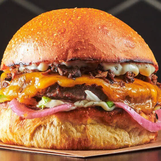 Trøffelburger med trøffelmajones og karamelliserte sjampinjonger